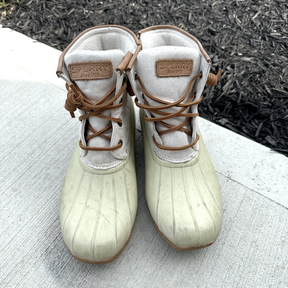 Light cream and tan Sperry water proof boots